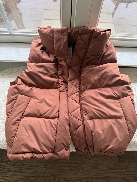 lululemon athletica Jackets & Blazers - Lululemon brown Puffer Vest with detachable hood.